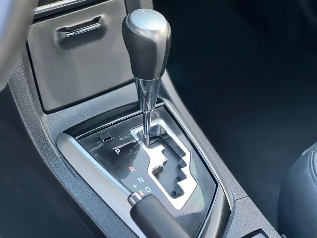 Toyota Corolla 2016 — фото 16