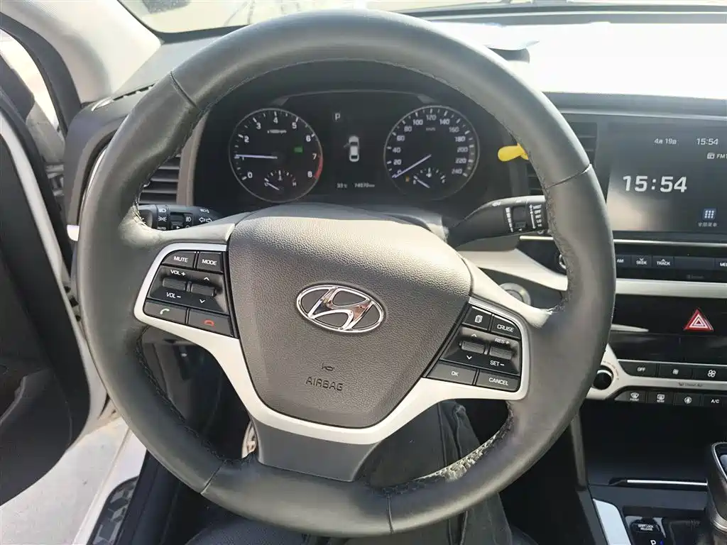 Hyundai Elantra 2017 — фото 7