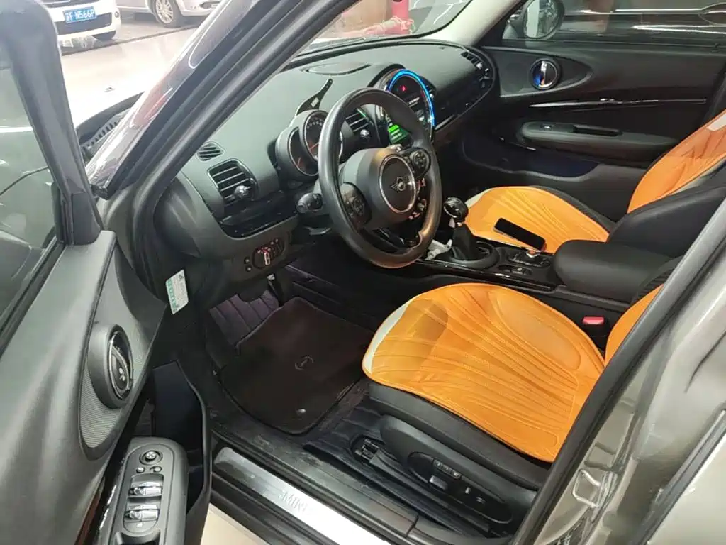MINI Clubman 2019 — фото 16