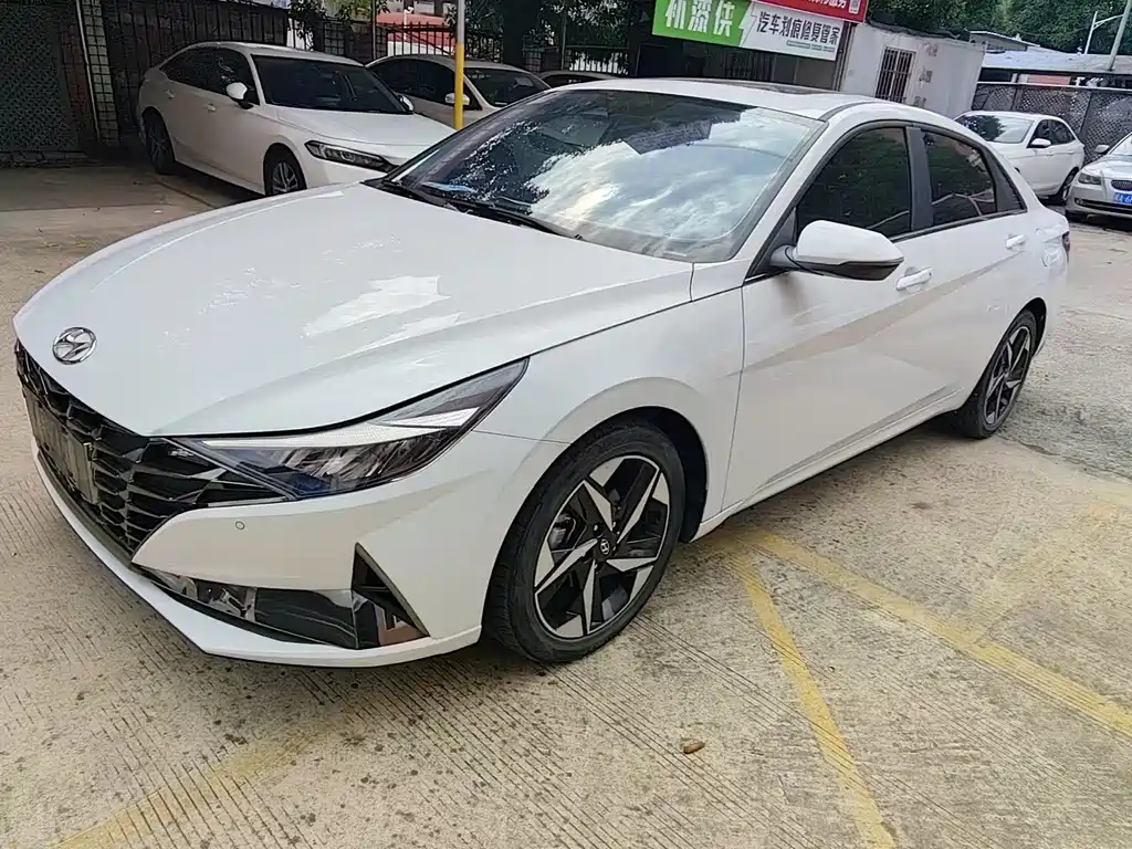 Hyundai Elantra 2023