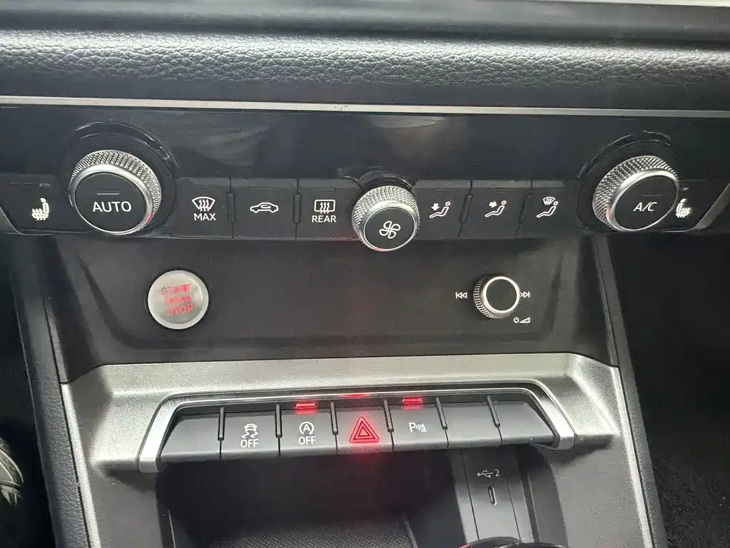 Audi Q3 2023 — фото 18