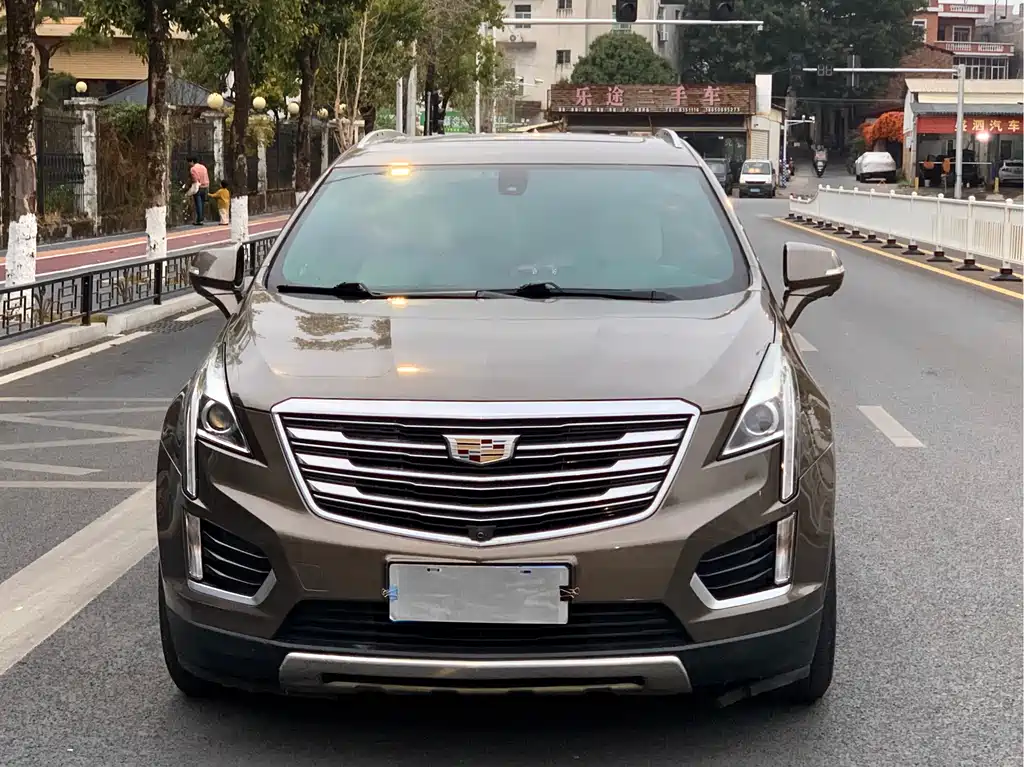 Cadillac XT5 2017 — фото 2