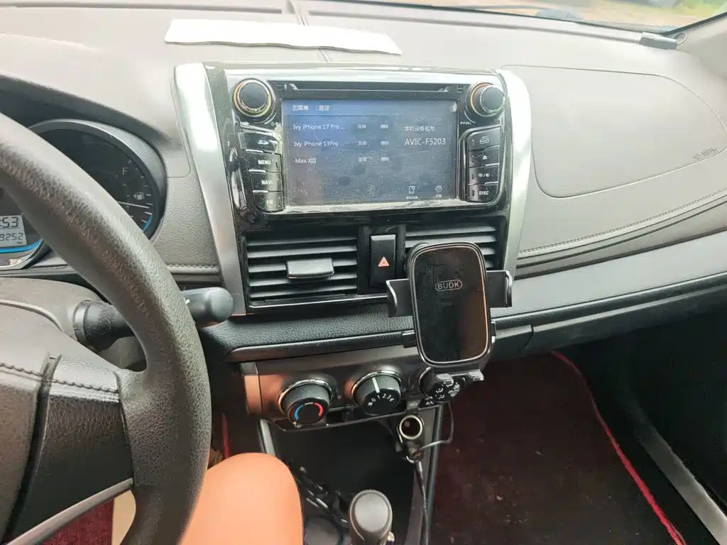 Toyota Yaris L 2015 — фото 9