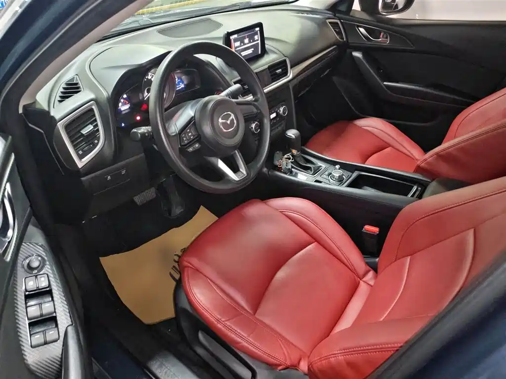 Mazda 3 Axela 2018 — фото 16