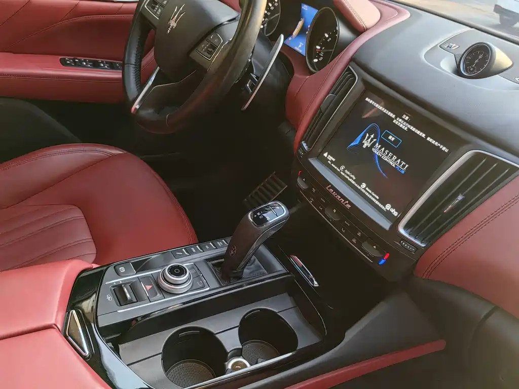 Maserati Levante 2021 — фото 13