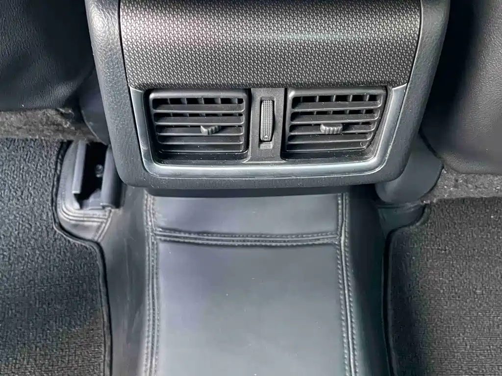 Toyota Camry 2024 — фото 12
