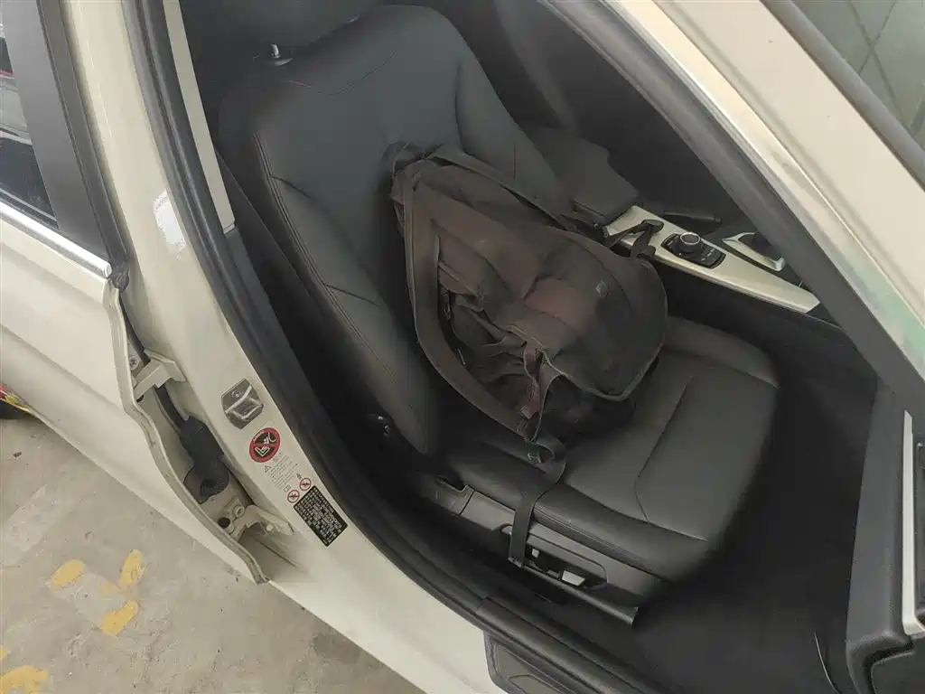 BMW 3 Series 2015 — фото 25