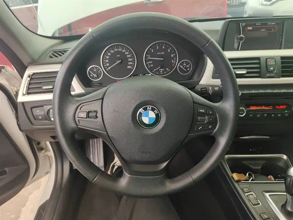 BMW 3 Series 2015 — фото 11