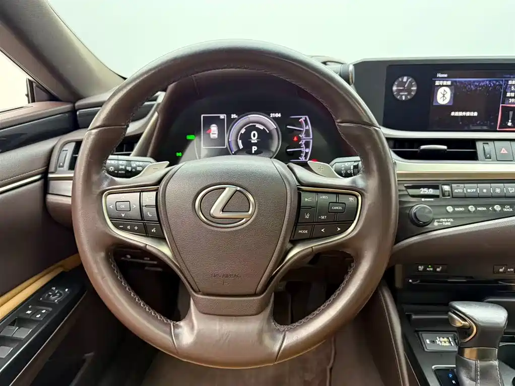 Lexus ES 2019 — фото 5
