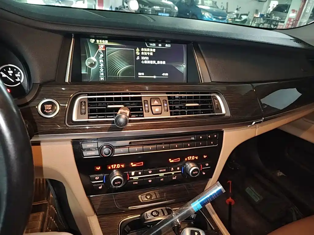 BMW 7 Series 2014 — фото 13