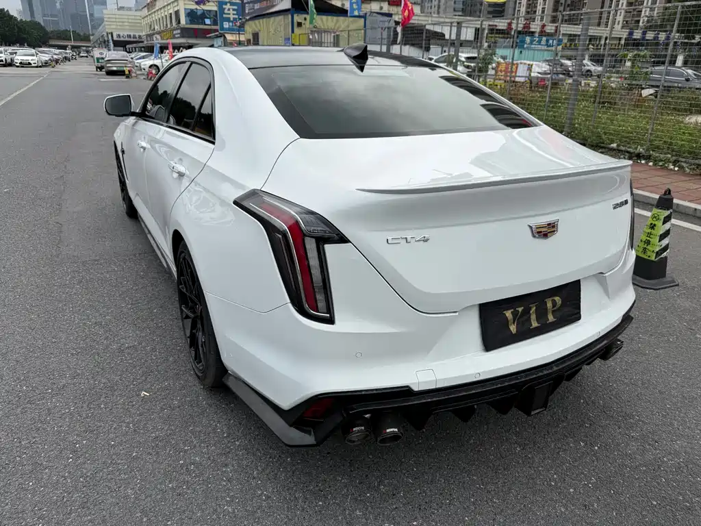 Cadillac CT4 2020 — фото 16