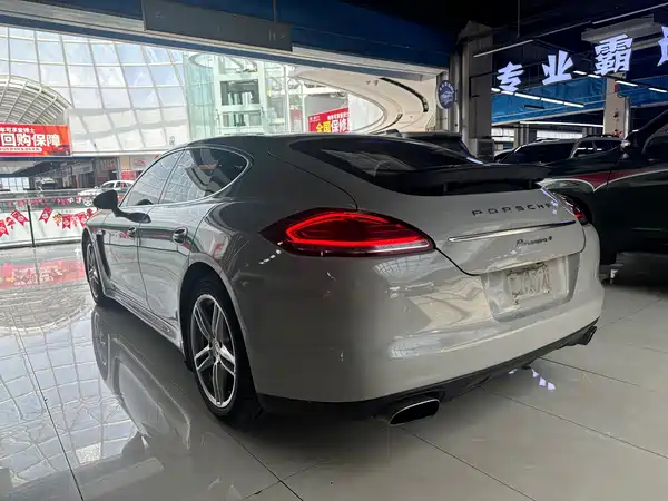 Porsche Panamera 2012