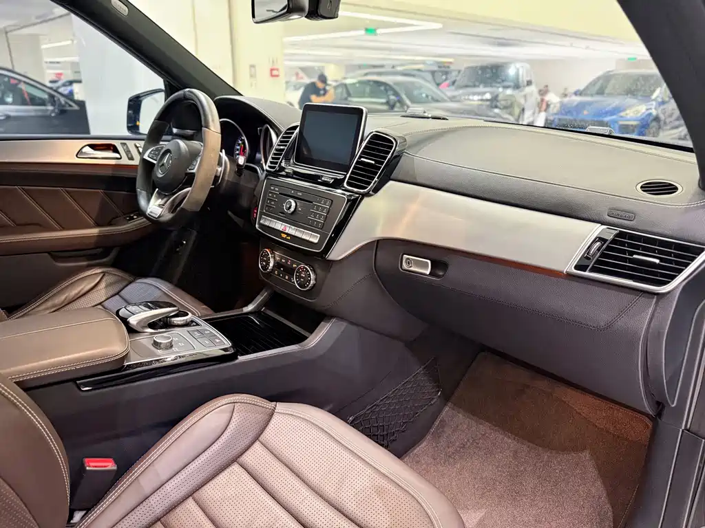 Mercedes-Benz GLE 2016 — фото 18