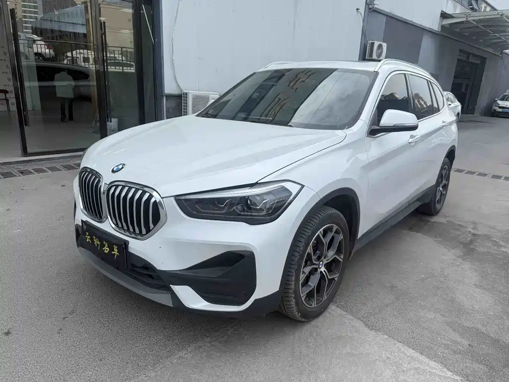 BMW X1 2023 — фото 1