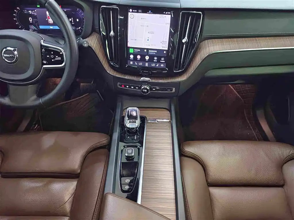 Volvo XC60 2022 — фото 11