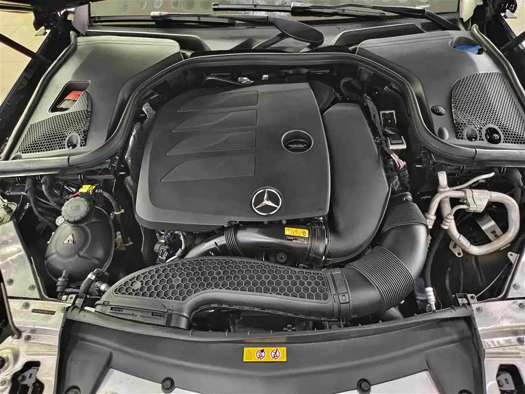 Mercedes-Benz E-Class 2023 — фото 15