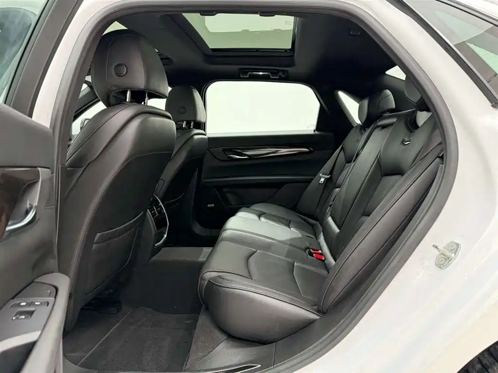 Cadillac CT6 2023 — фото 17