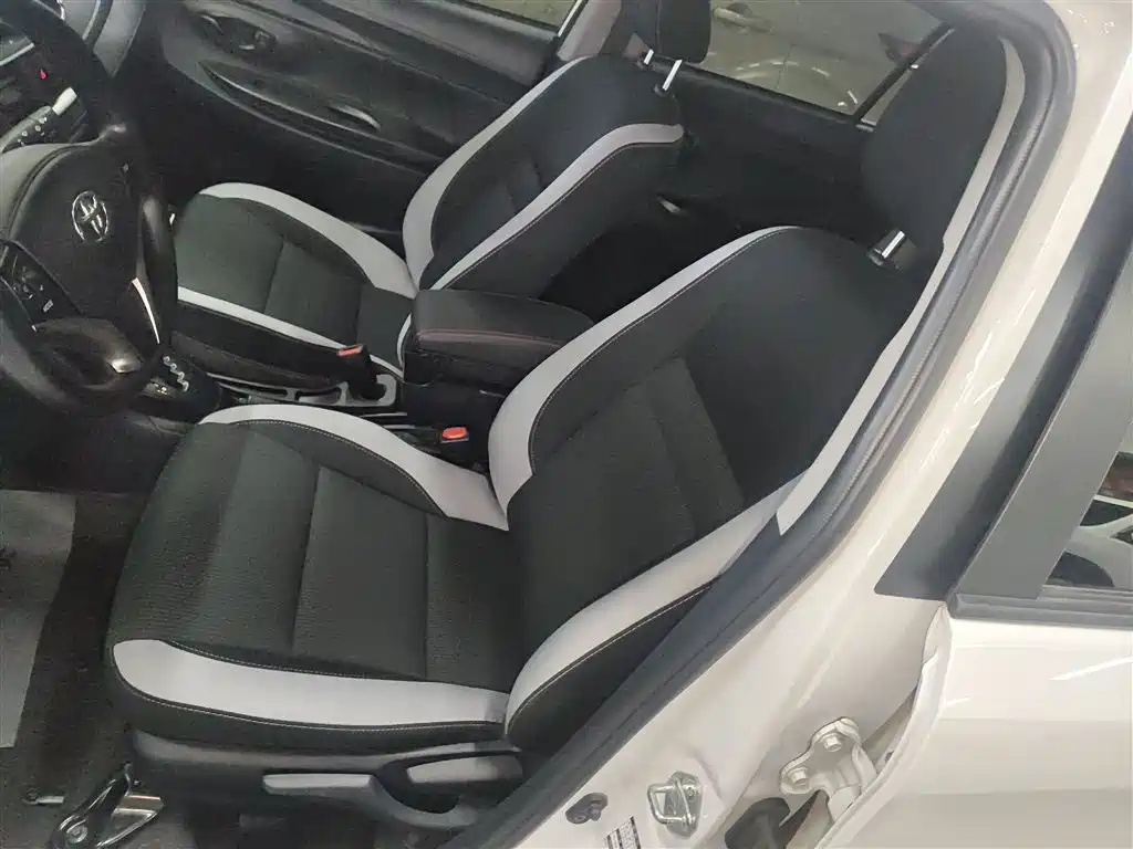 Toyota Yaris L 2023 — фото 15