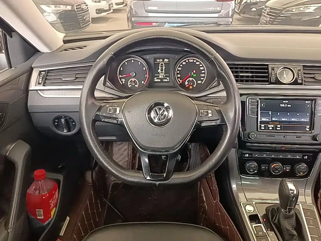Volkswagen Passat 2019 — фото 11