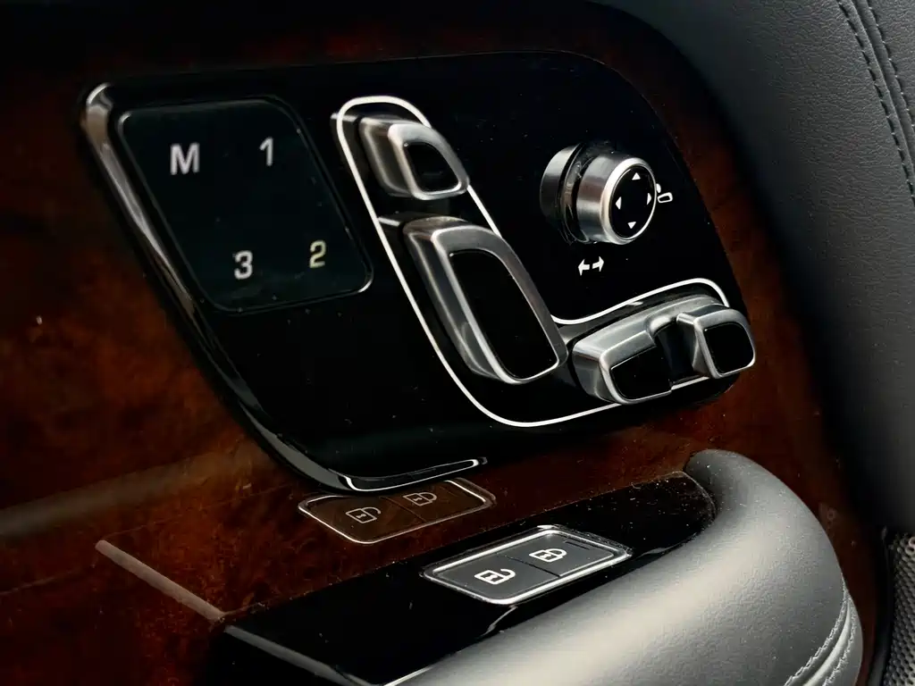Land Rover Range Rover 2021 — фото 11