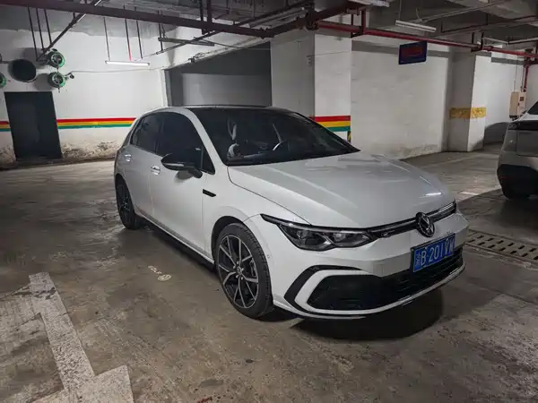 Volkswagen Golf 2023