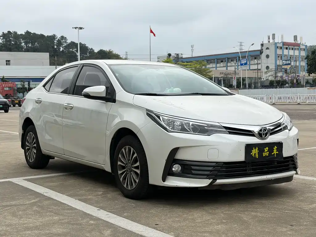 Toyota Corolla 2018 — фото 3