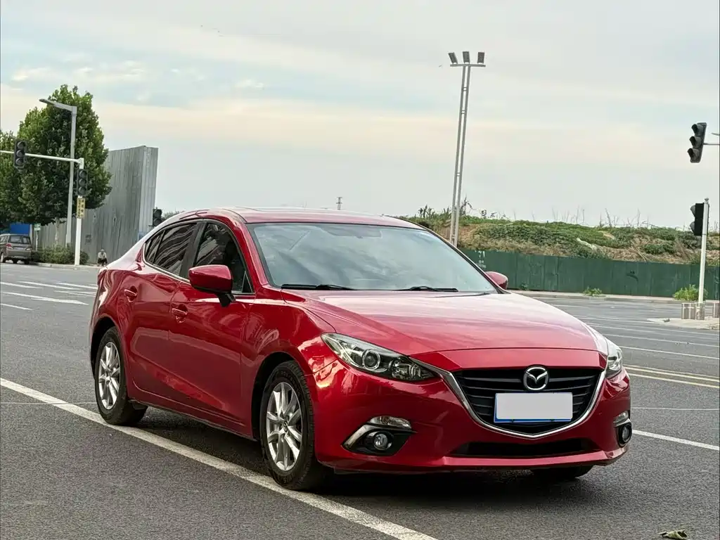 Mazda 3 Axela 2016