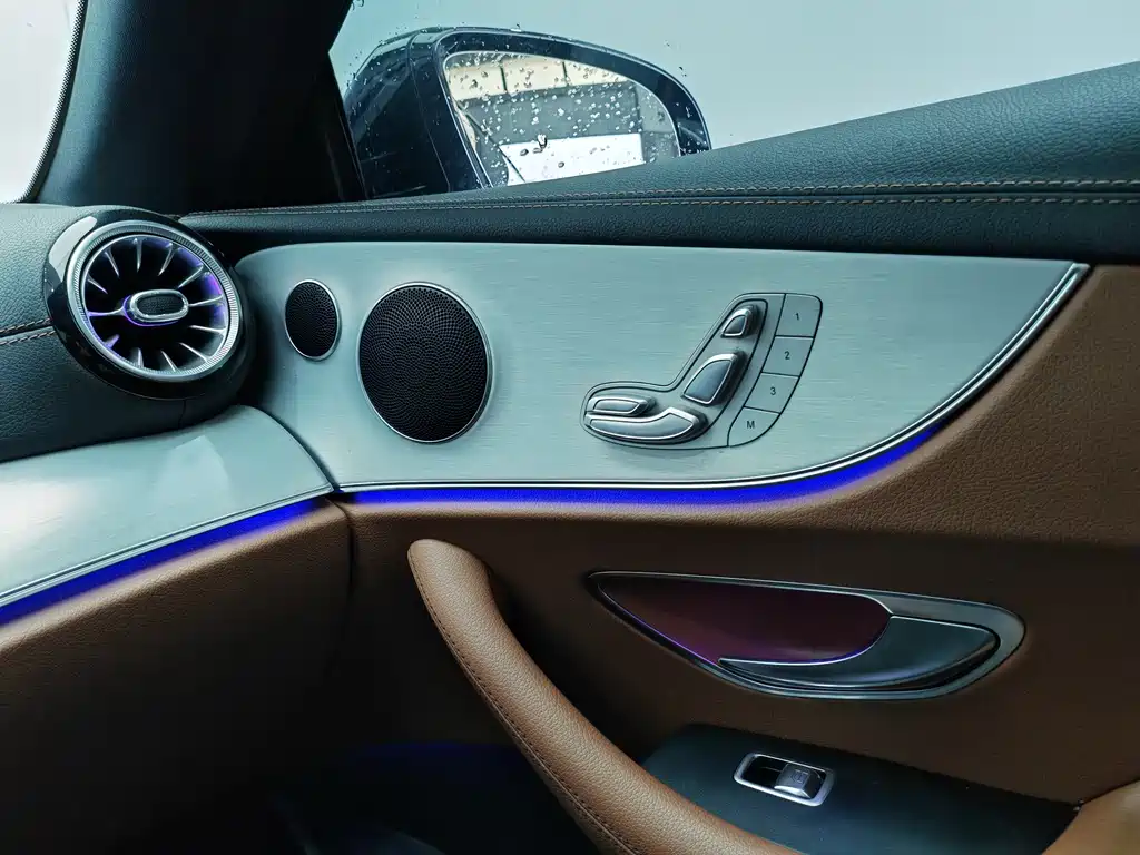 Mercedes-Benz E-Class 2022 — фото 17