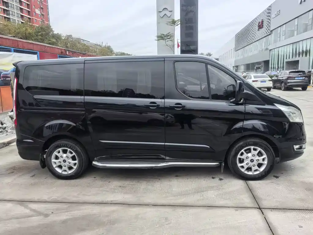 Ford Tourneo 2018 — фото 5
