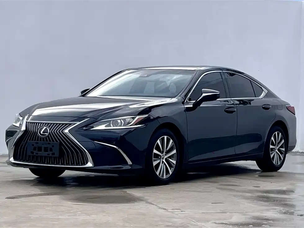 Lexus ES 2019