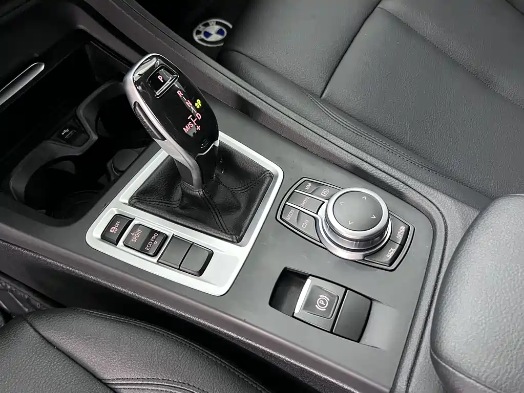 BMW 1 Series 2021 — фото 11