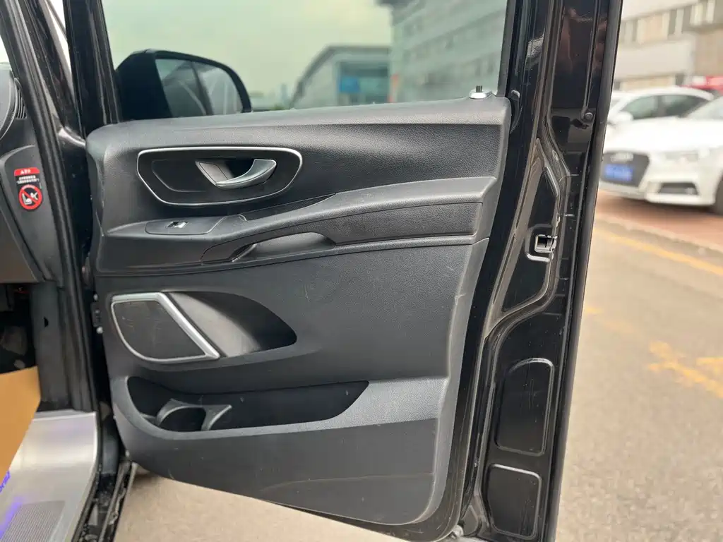 Mercedes-Benz Vito 2018 — фото 21