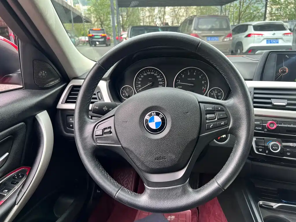 BMW 3 Series 2016 — фото 14