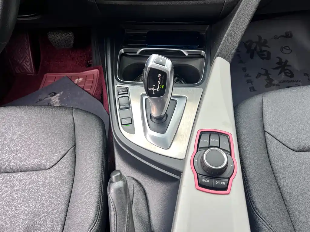 BMW 3 Series 2016 — фото 17