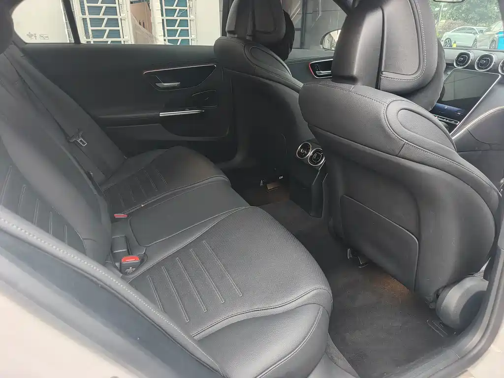 Mercedes-Benz C-Class 2024