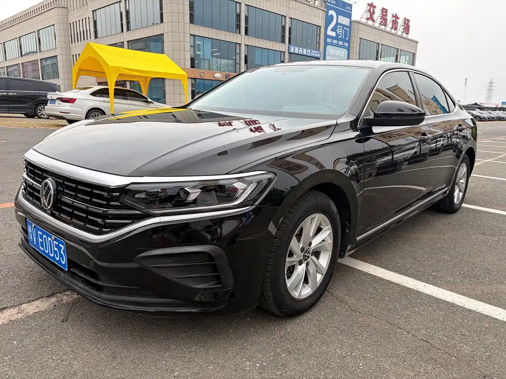 Volkswagen Passat 2023