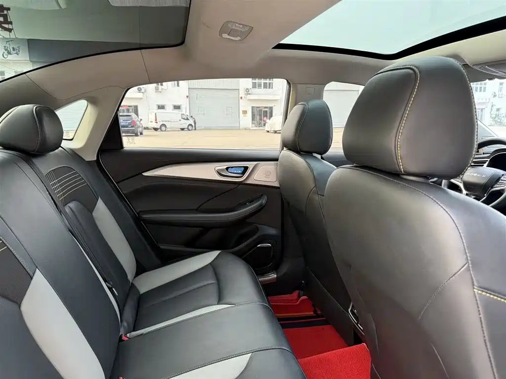 Roewe MAX 2020 — фото 14