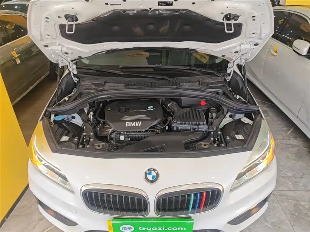 BMW 2 Series Active Tourer 2017 — фото 20
