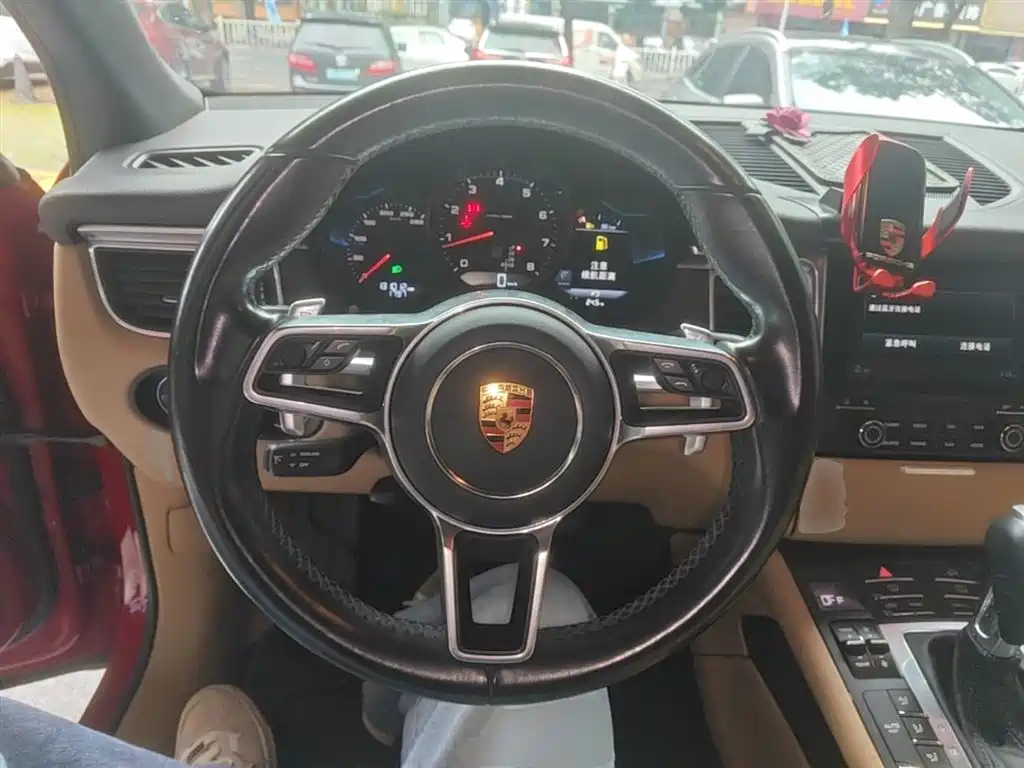 Porsche Macan 2018 — фото 11