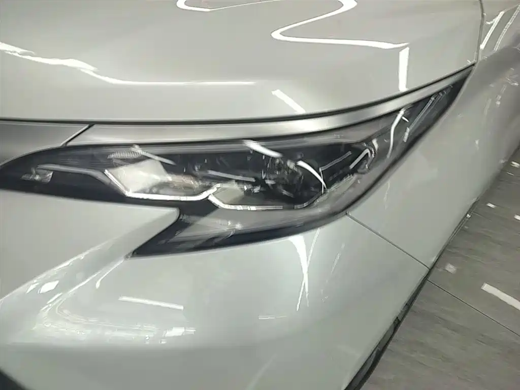 Toyota Sienna 2023 — фото 24