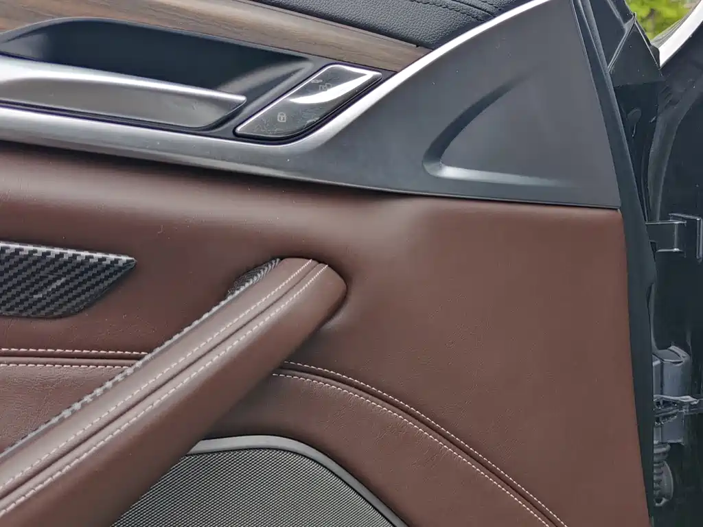 BMW 5 Series 2018 — фото 14