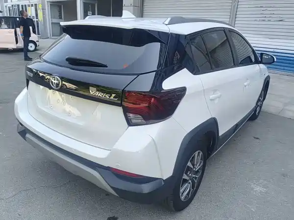 Toyota Yaris L 2021