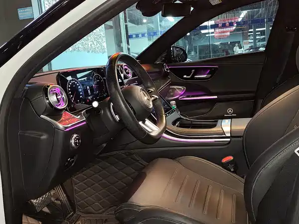 Mercedes-Benz C-Class 2024
