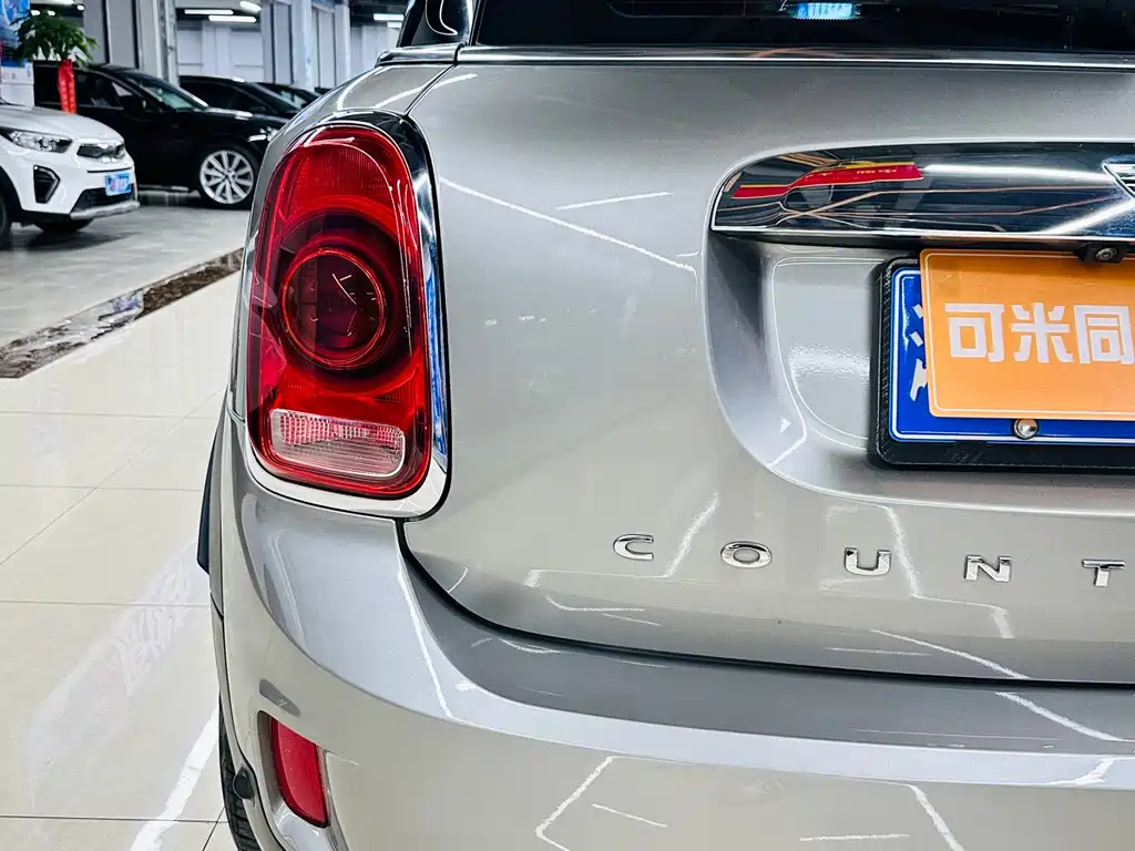 MINI Countryman 2018 — фото 12