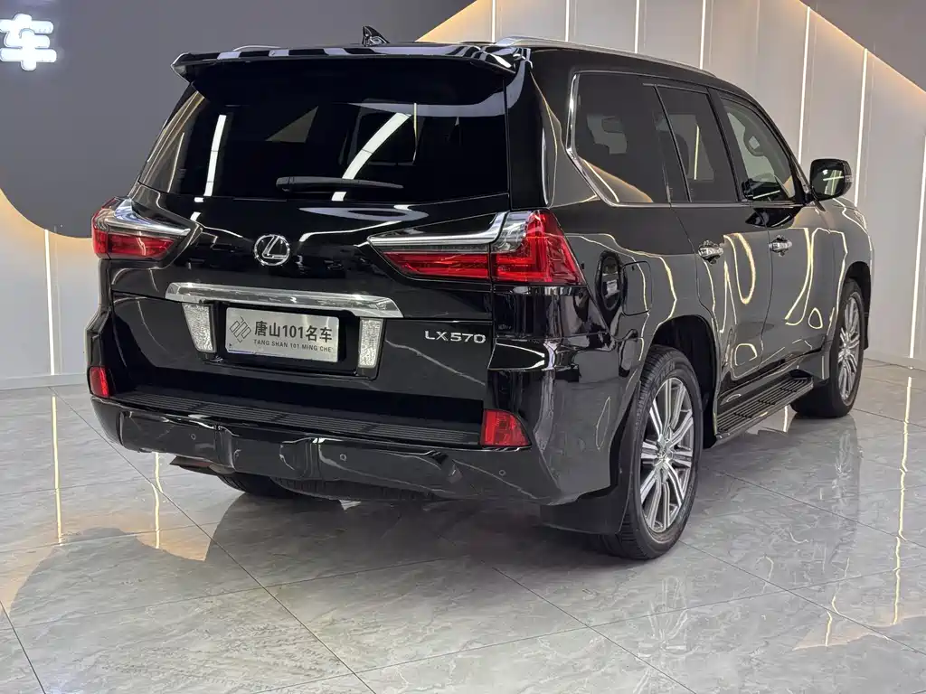 Lexus LX 2018