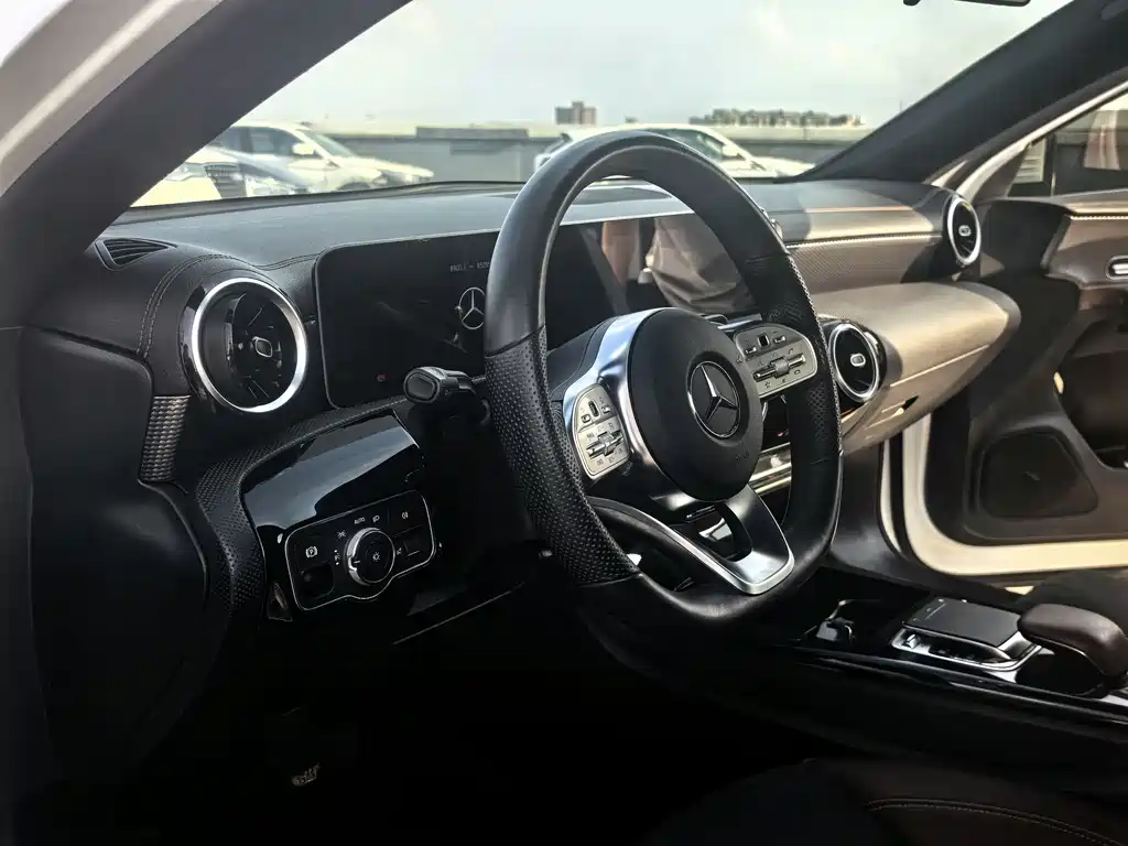 Mercedes-Benz A-Class 2020 — фото 5