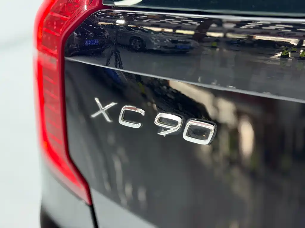 Volvo XC90 2020 — фото 35