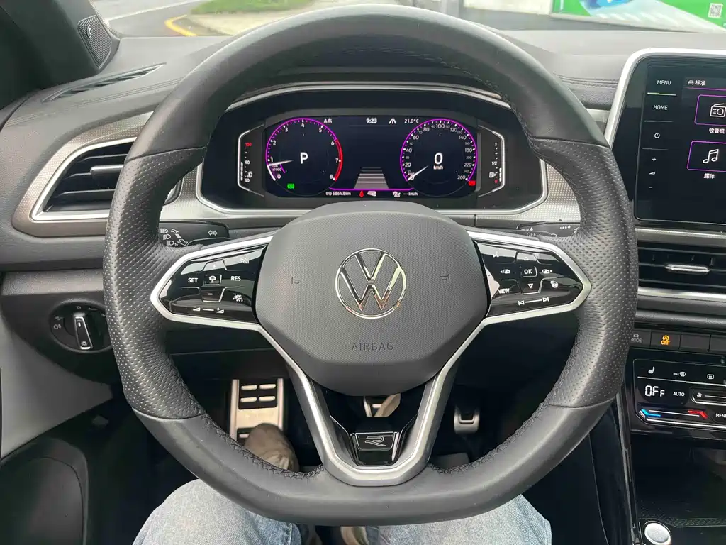 Volkswagen T-Roc 2023 — фото 17