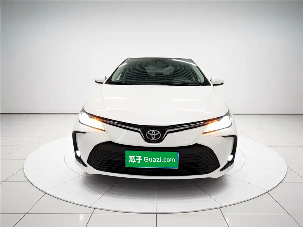 Toyota Corolla 2023 — фото 3