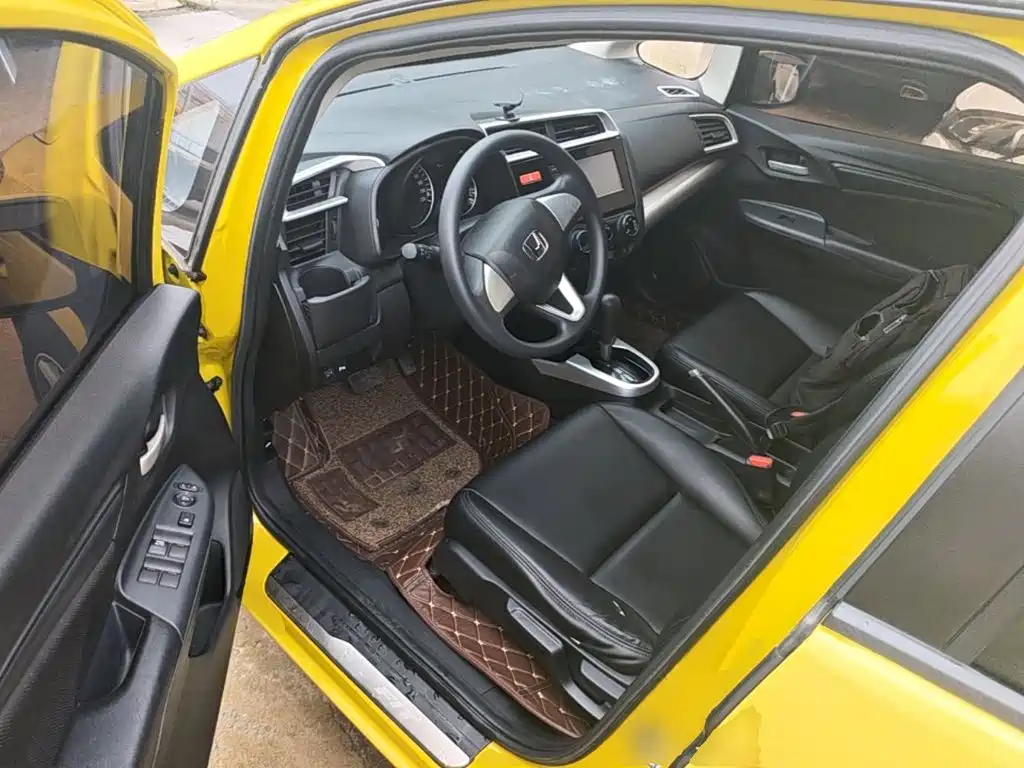 Honda Fit 2017 — фото 16